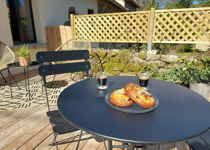 Fig Tree 1 X Super King Or 2 X Single Beds Busserolles