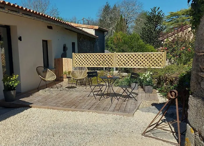 Fig Tree 1 X Super King Or 2 X Single Beds * Busserolles